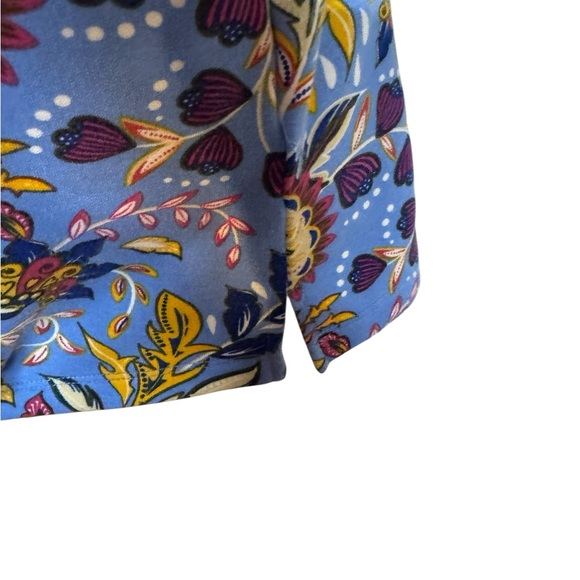 Kim Rogers Blue Floral Spring V-Neck Top PLUS: 2X #6 - Picture 5 of 8